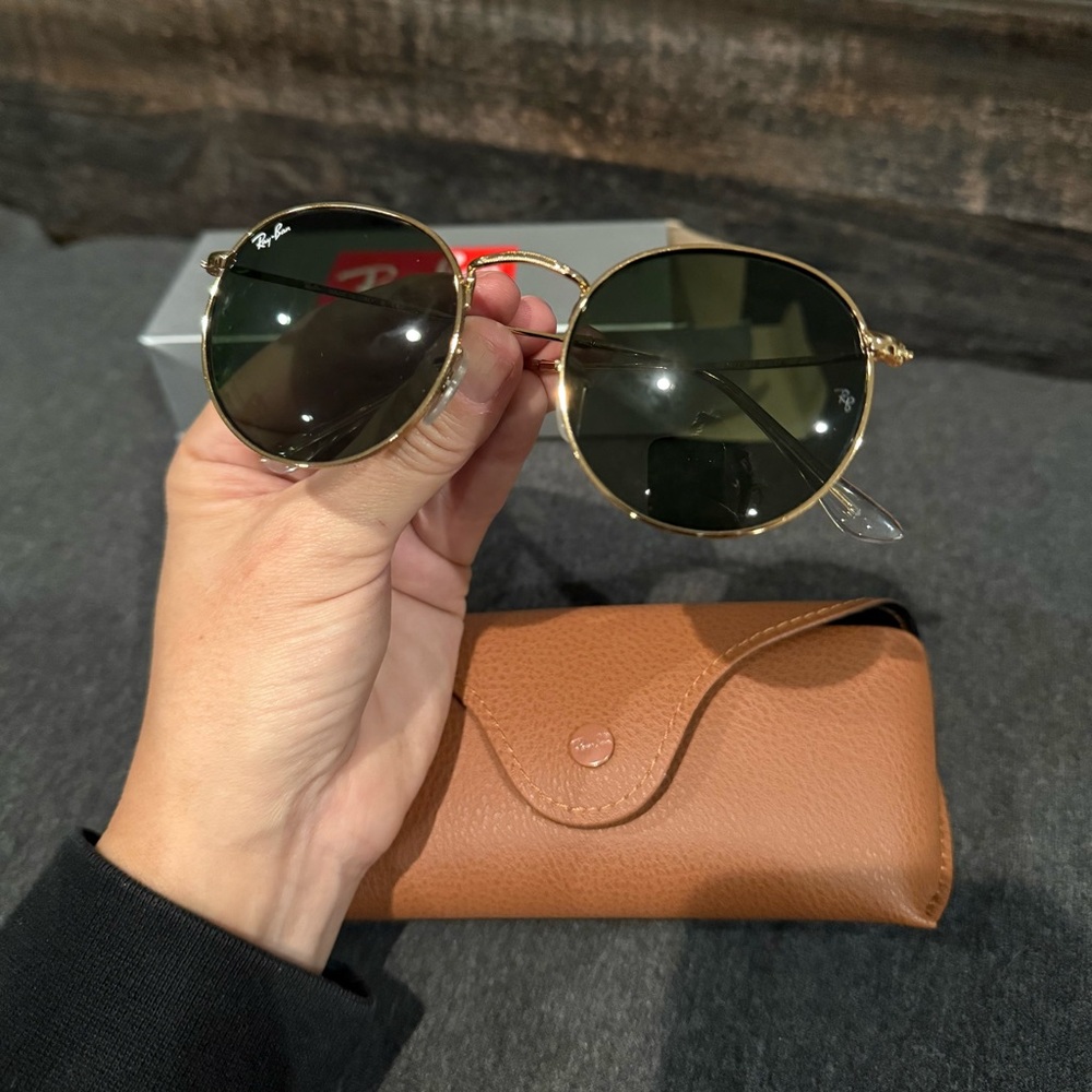 Ray-Ban STORE DISPLAY Round Metal
Green Lens RB3447